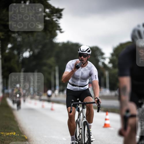 16.08.2026 - KN Förde Triathlon 2026 H.Heesch http://msf.ph/oto/9975639 16.08.2026 11:12:21 Radfahren 315, 388, 400, 408 meine-sportfotos.de