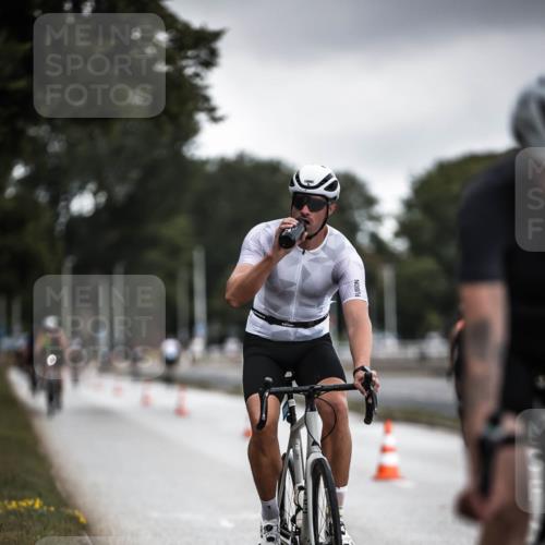 16.08.2026 - KN Förde Triathlon 2026 H.Heesch http://msf.ph/oto/9975640 16.08.2026 11:12:21 Radfahren 315, 388, 400, 408 meine-sportfotos.de