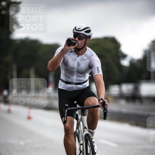 16.08.2026 - KN Förde Triathlon 2026 H.Heesch http://msf.ph/oto/9975649 16.08.2026 11:12:21 Radfahren 315, 388, 400, 408 meine-sportfotos.de