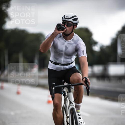 16.08.2026 - KN Förde Triathlon 2026 H.Heesch http://msf.ph/oto/9975651 16.08.2026 11:12:22 Radfahren 315, 388, 400, 408 meine-sportfotos.de