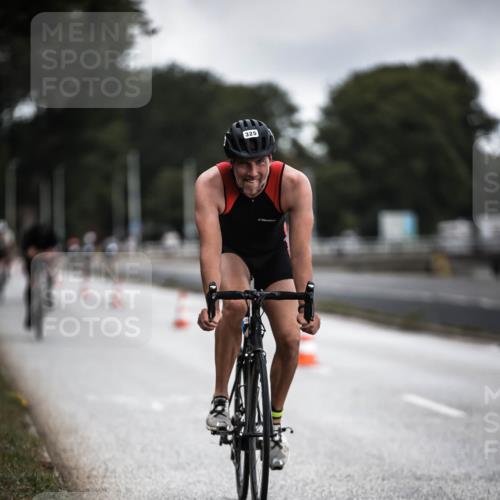 16.08.2026 - KN Förde Triathlon 2026 H.Heesch http://msf.ph/oto/9975689 16.08.2026 11:12:36 Radfahren 323, 325, 374, 407, 412 meine-sportfotos.de