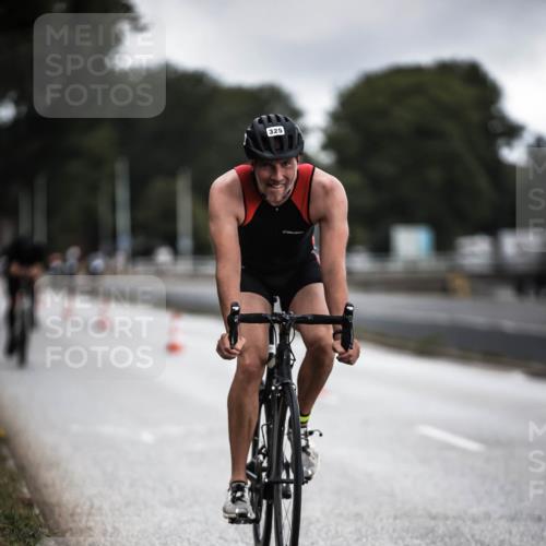 16.08.2026 - KN Förde Triathlon 2026 H.Heesch http://msf.ph/oto/9975691 16.08.2026 11:12:36 Radfahren 323, 325, 374, 407, 412 meine-sportfotos.de