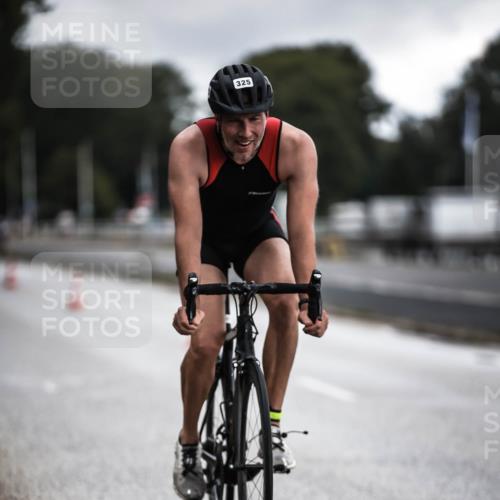 16.08.2026 - KN Förde Triathlon 2026 H.Heesch http://msf.ph/oto/9975696 16.08.2026 11:12:36 Radfahren 323, 325, 374, 407, 412 meine-sportfotos.de