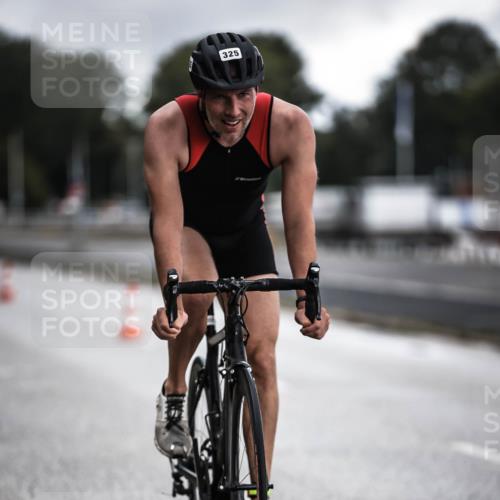 16.08.2026 - KN Förde Triathlon 2026 H.Heesch http://msf.ph/oto/9975699 16.08.2026 11:12:37 Radfahren 323, 325, 374, 407, 412 meine-sportfotos.de