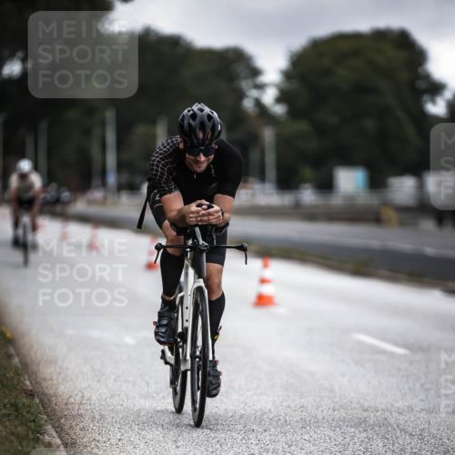 16.08.2026 - KN Förde Triathlon 2026 H.Heesch http://msf.ph/oto/9975713 16.08.2026 11:12:39 Radfahren 323, 325, 374, 395, 407, 412 meine-sportfotos.de