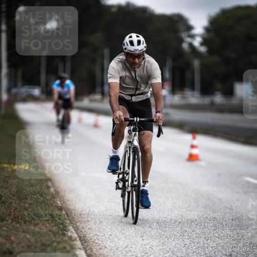 16.08.2026 - KN Förde Triathlon 2026 H.Heesch http://msf.ph/oto/9975723 16.08.2026 11:12:43 Radfahren 395, 407, 410 meine-sportfotos.de