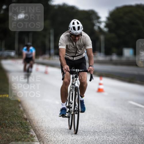 16.08.2026 - KN Förde Triathlon 2026 H.Heesch http://msf.ph/oto/9975726 16.08.2026 11:12:43 Radfahren 395, 407, 410 meine-sportfotos.de