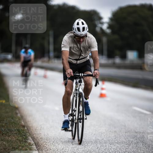 16.08.2026 - KN Förde Triathlon 2026 H.Heesch http://msf.ph/oto/9975727 16.08.2026 11:12:43 Radfahren 395, 407, 410 meine-sportfotos.de