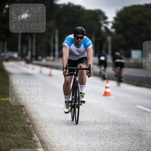16.08.2026 - KN Förde Triathlon 2026 H.Heesch http://msf.ph/oto/9975739 16.08.2026 11:12:46 Radfahren 395, 410 meine-sportfotos.de