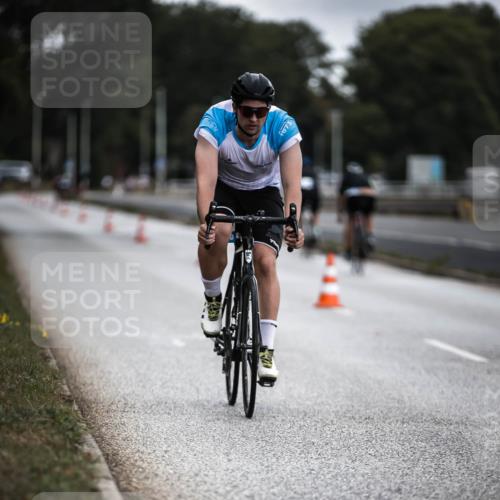 16.08.2026 - KN Förde Triathlon 2026 H.Heesch http://msf.ph/oto/9975742 16.08.2026 11:12:47 Radfahren 395, 410 meine-sportfotos.de