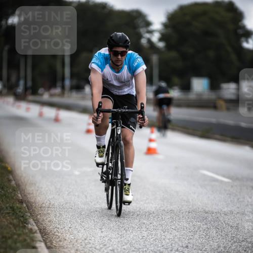 16.08.2026 - KN Förde Triathlon 2026 H.Heesch http://msf.ph/oto/9975744 16.08.2026 11:12:47 Radfahren 395, 410 meine-sportfotos.de