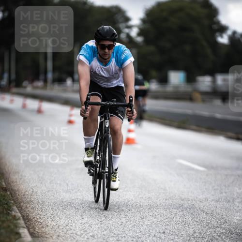 16.08.2026 - KN Förde Triathlon 2026 H.Heesch http://msf.ph/oto/9975746 16.08.2026 11:12:47 Radfahren 395, 410 meine-sportfotos.de