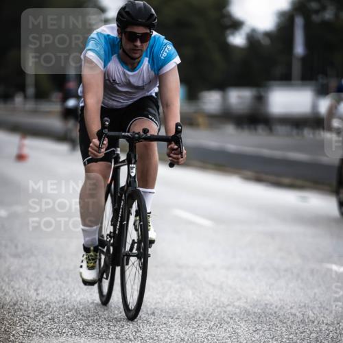 16.08.2026 - KN Förde Triathlon 2026 H.Heesch http://msf.ph/oto/9975753 16.08.2026 11:12:47 Radfahren 395, 410 meine-sportfotos.de