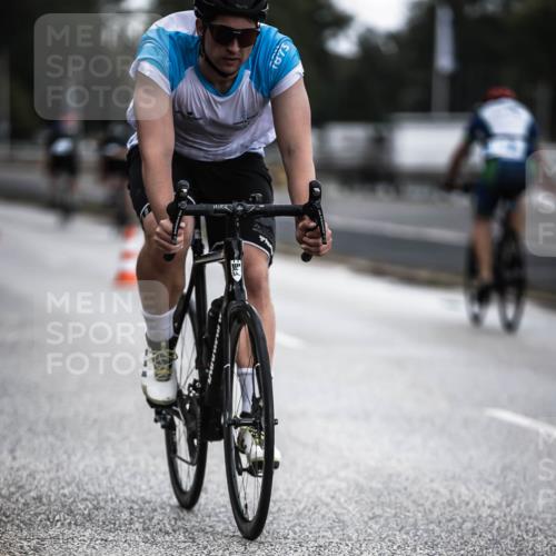 16.08.2026 - KN Förde Triathlon 2026 H.Heesch http://msf.ph/oto/9975756 16.08.2026 11:12:47 Radfahren 395, 410 meine-sportfotos.de