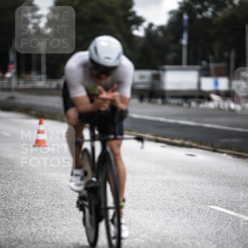 16.08.2026 - KN Förde Triathlon 2026 H.Heesch http://msf.ph/oto/9975765 16.08.2026 11:13:08 Radfahren 340, 403 meine-sportfotos.de