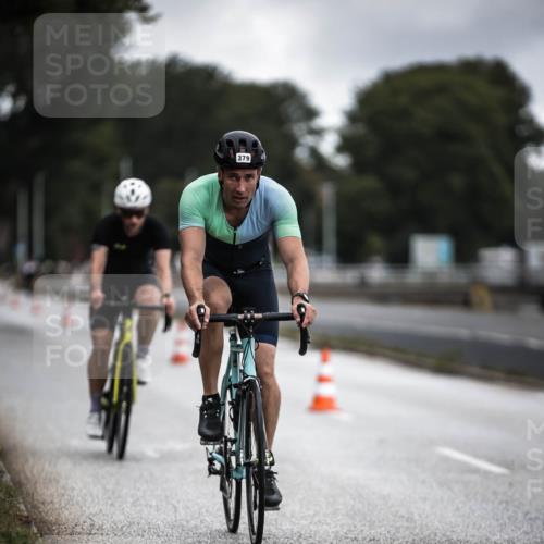 16.08.2026 - KN Förde Triathlon 2026 H.Heesch http://msf.ph/oto/9975795 16.08.2026 11:13:17 Radfahren 329, 379, 385, 422 meine-sportfotos.de