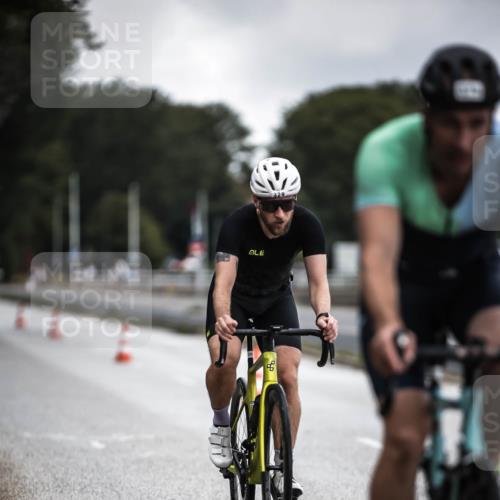 16.08.2026 - KN Förde Triathlon 2026 H.Heesch http://msf.ph/oto/9975803 16.08.2026 11:13:18 Radfahren 329, 379, 385 meine-sportfotos.de