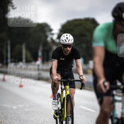 16.08.2026 - KN Förde Triathlon 2026 H.Heesch http://msf.ph/oto/9975805 16.08.2026 11:13:18 Radfahren 329, 379, 385 meine-sportfotos.de