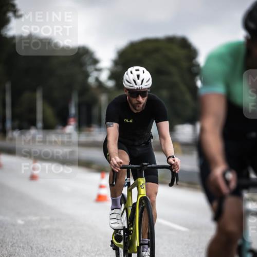 16.08.2026 - KN Förde Triathlon 2026 H.Heesch http://msf.ph/oto/9975806 16.08.2026 11:13:18 Radfahren 329, 379, 385 meine-sportfotos.de