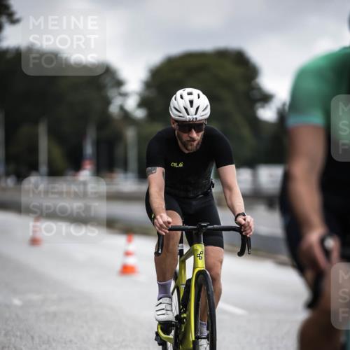 16.08.2026 - KN Förde Triathlon 2026 H.Heesch http://msf.ph/oto/9975807 16.08.2026 11:13:18 Radfahren 329, 379, 385 meine-sportfotos.de