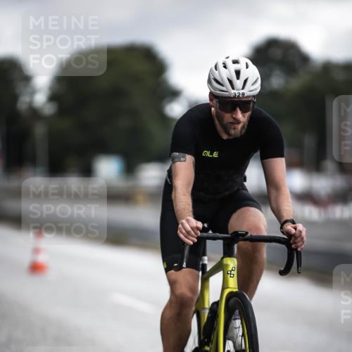 16.08.2026 - KN Förde Triathlon 2026 H.Heesch http://msf.ph/oto/9975813 16.08.2026 11:13:18 Radfahren 329, 379, 385 meine-sportfotos.de