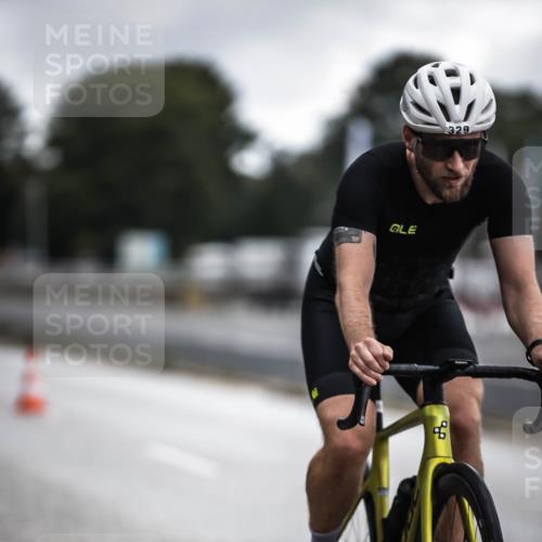 16.08.2026 - KN Förde Triathlon 2026 H.Heesch http://msf.ph/oto/9975815 16.08.2026 11:13:18 Radfahren 329, 379, 385 meine-sportfotos.de