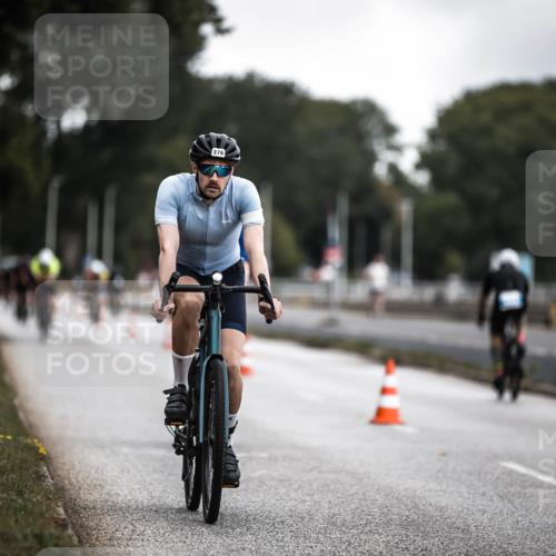 16.08.2026 - KN Förde Triathlon 2026 H.Heesch http://msf.ph/oto/9975889 16.08.2026 11:13:43 Radfahren 331, 360, 376, 386, 406, 430 meine-sportfotos.de