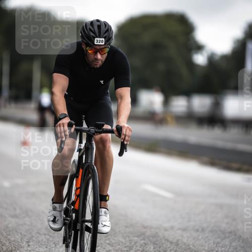 16.08.2026 - KN Förde Triathlon 2026 H.Heesch http://msf.ph/oto/9975948 16.08.2026 11:13:57 Radfahren 320, 409 meine-sportfotos.de