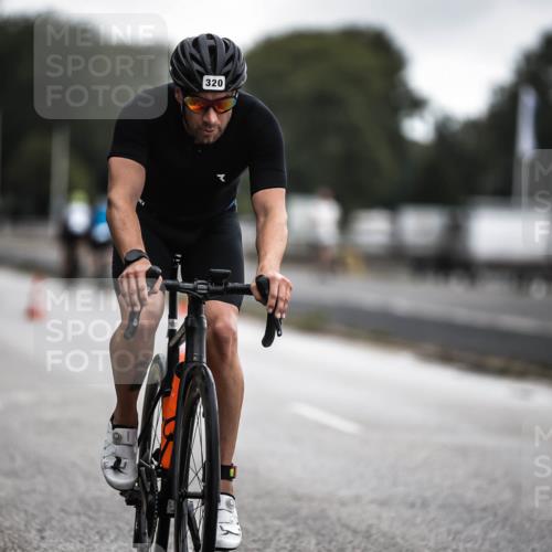 16.08.2026 - KN Förde Triathlon 2026 H.Heesch http://msf.ph/oto/9975949 16.08.2026 11:13:57 Radfahren 320, 409 meine-sportfotos.de