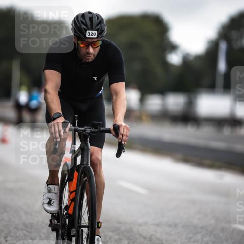16.08.2026 - KN Förde Triathlon 2026 H.Heesch http://msf.ph/oto/9975950 16.08.2026 11:13:57 Radfahren 320, 409 meine-sportfotos.de