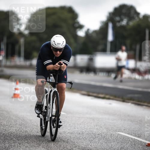 16.08.2026 - KN Förde Triathlon 2026 H.Heesch http://msf.ph/oto/9975992 16.08.2026 11:14:08 Radfahren 337, 401 meine-sportfotos.de