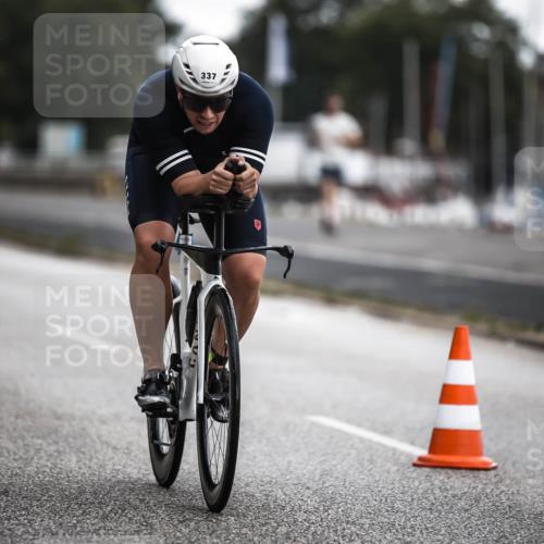 16.08.2026 - KN Förde Triathlon 2026 H.Heesch http://msf.ph/oto/9975997 16.08.2026 11:14:08 Radfahren 337, 401 meine-sportfotos.de
