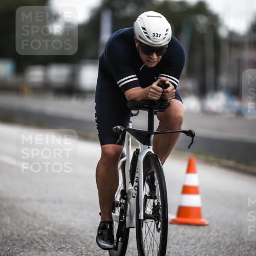 16.08.2026 - KN Förde Triathlon 2026 H.Heesch http://msf.ph/oto/9976001 16.08.2026 11:14:08 Radfahren 337, 401 meine-sportfotos.de