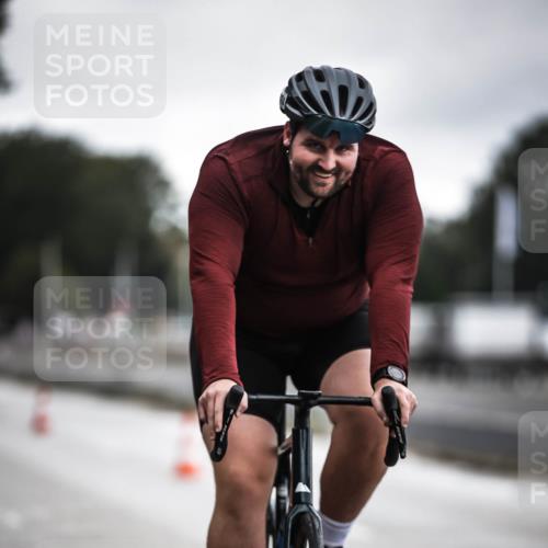 16.08.2026 - KN Förde Triathlon 2026 H.Heesch http://msf.ph/oto/9976048 16.08.2026 11:14:44 Radfahren 328, 350, 370, 396, 400 meine-sportfotos.de