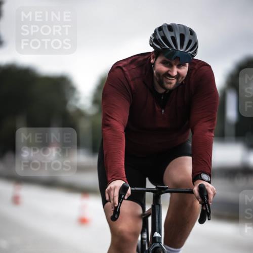 16.08.2026 - KN Förde Triathlon 2026 H.Heesch http://msf.ph/oto/9976050 16.08.2026 11:14:44 Radfahren 328, 350, 370, 396, 400 meine-sportfotos.de