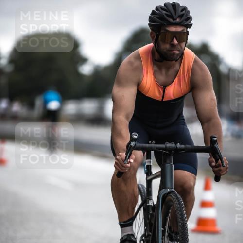 16.08.2026 - KN Förde Triathlon 2026 H.Heesch http://msf.ph/oto/9976093 16.08.2026 11:15:05 Radfahren 322, 334, 358 meine-sportfotos.de