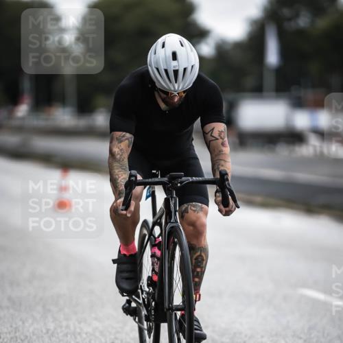 16.08.2026 - KN Förde Triathlon 2026 H.Heesch http://msf.ph/oto/9976188 16.08.2026 11:16:01 Radfahren 421 meine-sportfotos.de