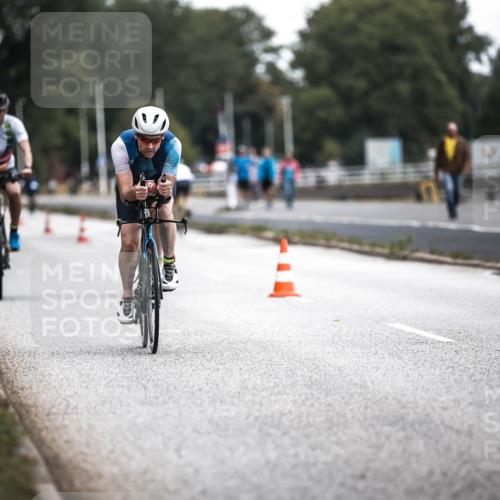 16.08.2026 - KN Förde Triathlon 2026 H.Heesch http://msf.ph/oto/9976300 16.08.2026 11:16:58 Radfahren 328, 346, 350, 381, 402, 437 meine-sportfotos.de