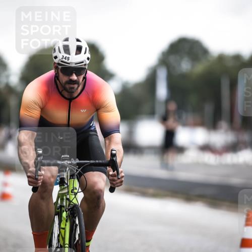 16.08.2026 - KN Förde Triathlon 2026 H.Heesch http://msf.ph/oto/9976360 16.08.2026 11:17:26 Radfahren 322, 345, 349, 371, 432, 804 meine-sportfotos.de