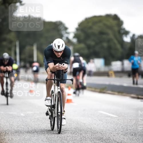 16.08.2026 - KN Förde Triathlon 2026 H.Heesch http://msf.ph/oto/9976419 16.08.2026 11:17:41 Radfahren 304, 308, 318, 355, 383, 390 meine-sportfotos.de