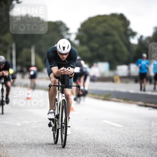 16.08.2026 - KN Förde Triathlon 2026 H.Heesch http://msf.ph/oto/9976420 16.08.2026 11:17:41 Radfahren 304, 308, 318, 355, 383, 390 meine-sportfotos.de
