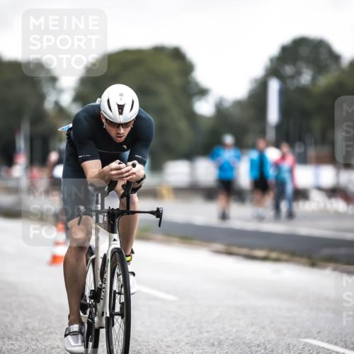 16.08.2026 - KN Förde Triathlon 2026 H.Heesch http://msf.ph/oto/9976425 16.08.2026 11:17:41 Radfahren 304, 308, 318, 355, 383, 390 meine-sportfotos.de