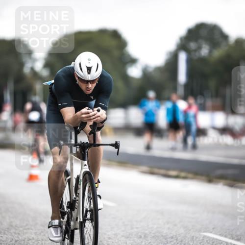 16.08.2026 - KN Förde Triathlon 2026 H.Heesch http://msf.ph/oto/9976426 16.08.2026 11:17:41 Radfahren 304, 308, 318, 355, 383, 390 meine-sportfotos.de