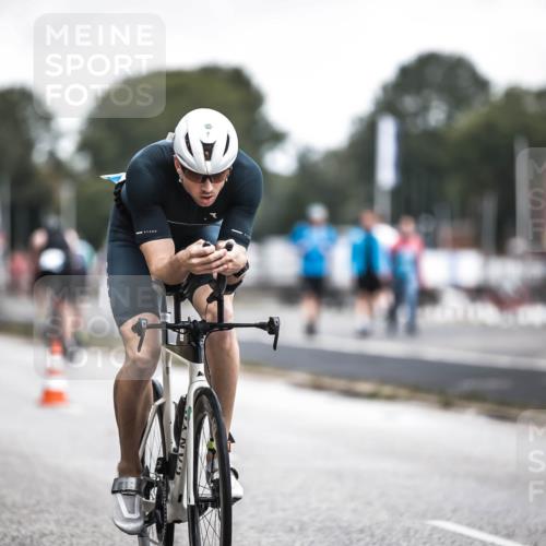 16.08.2026 - KN Förde Triathlon 2026 H.Heesch http://msf.ph/oto/9976427 16.08.2026 11:17:41 Radfahren 304, 308, 318, 355, 383, 390 meine-sportfotos.de