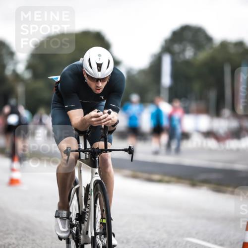 16.08.2026 - KN Förde Triathlon 2026 H.Heesch http://msf.ph/oto/9976428 16.08.2026 11:17:41 Radfahren 304, 308, 318, 355, 383, 390 meine-sportfotos.de