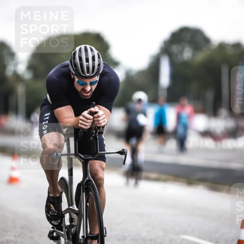 16.08.2026 - KN Förde Triathlon 2026 H.Heesch http://msf.ph/oto/9976437 16.08.2026 11:17:42 Radfahren 304, 308, 318, 355, 383, 390 meine-sportfotos.de
