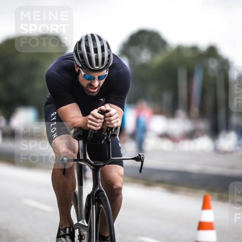 16.08.2026 - KN Förde Triathlon 2026 H.Heesch http://msf.ph/oto/9976440 16.08.2026 11:17:42 Radfahren 304, 308, 318, 355, 383, 390 meine-sportfotos.de