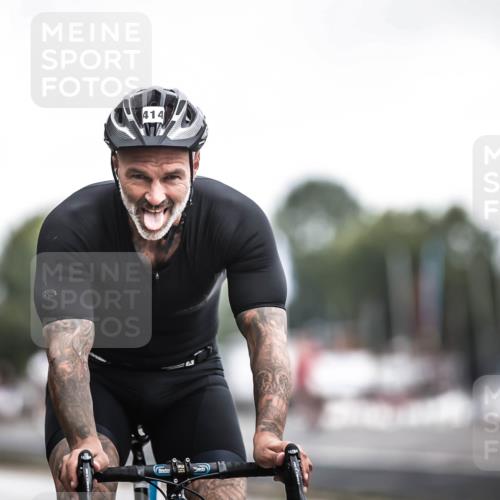 16.08.2026 - KN Förde Triathlon 2026 H.Heesch http://msf.ph/oto/9976561 16.08.2026 11:18:34 Radfahren 348, 414, 441 meine-sportfotos.de