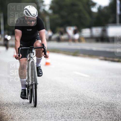 16.08.2026 - KN Förde Triathlon 2026 H.Heesch http://msf.ph/oto/9976581 16.08.2026 11:18:44 Radfahren 338, 339, 354, 429 meine-sportfotos.de