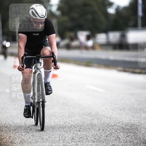 16.08.2026 - KN Förde Triathlon 2026 H.Heesch http://msf.ph/oto/9976582 16.08.2026 11:18:44 Radfahren 338, 339, 354, 429 meine-sportfotos.de